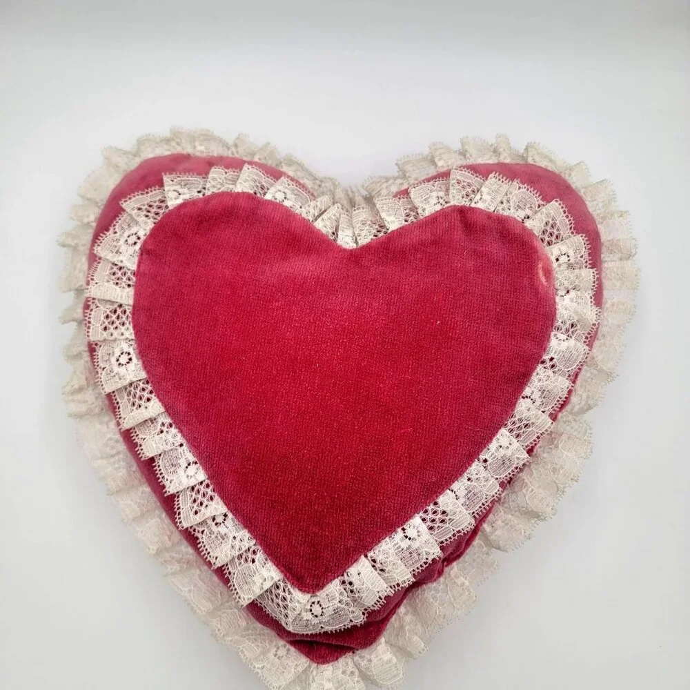 Vtg 80s Heart-Shaped dusty pink  Velvet Pillow With Cream/white Lace Trim